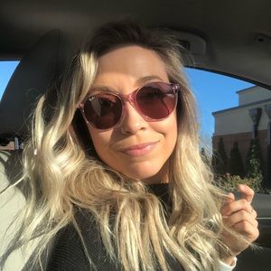 Meet your Posher, Whitney